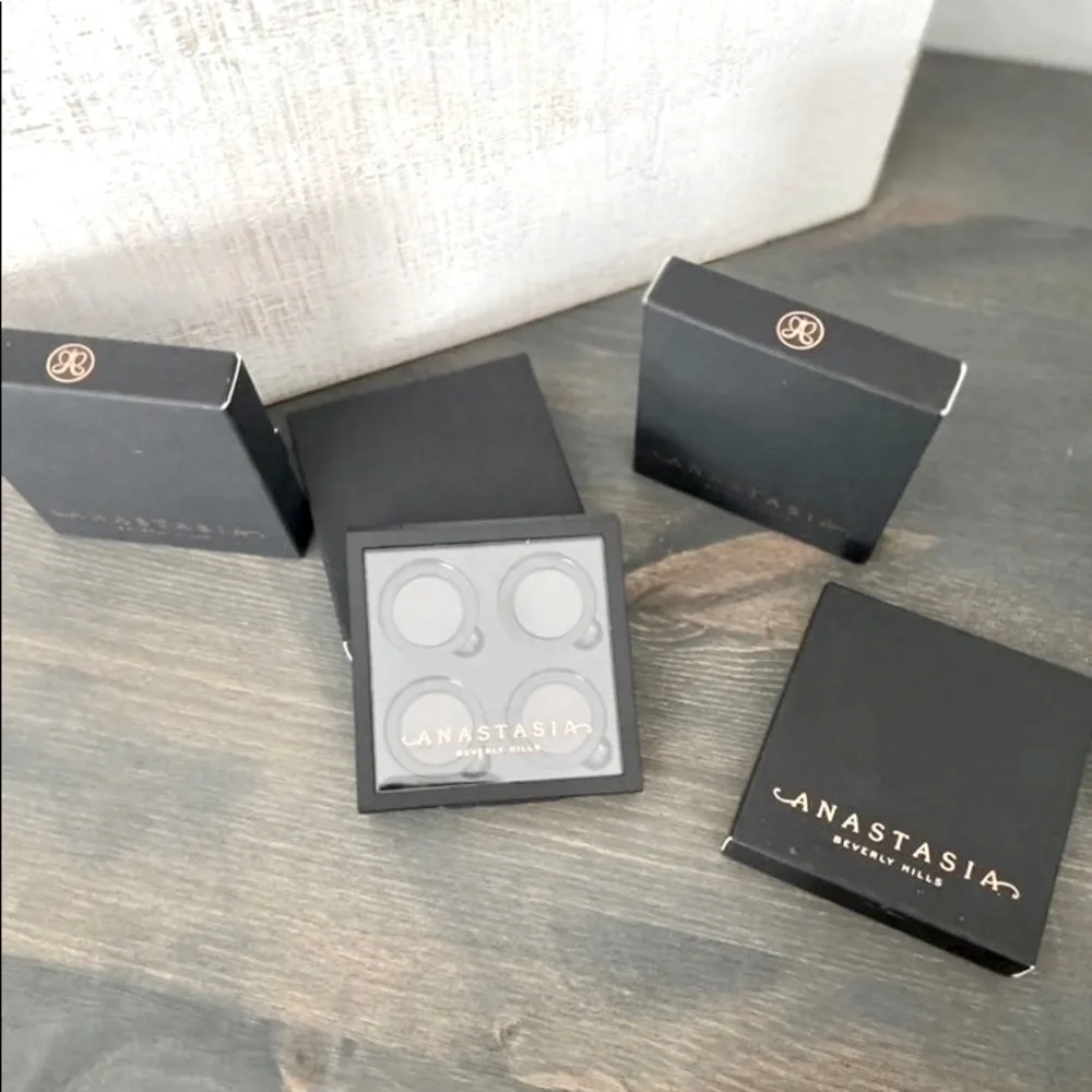 Anastasia‎ Beverly Hills 4 for $18 refillable palettes